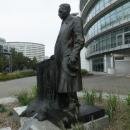 Pomnik adama loreta lewy profil